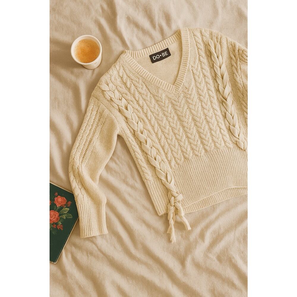 Chunky Cream Cable Knit Lace-Up Sweater – Small - Soft Grunge Cabincore Holiday
